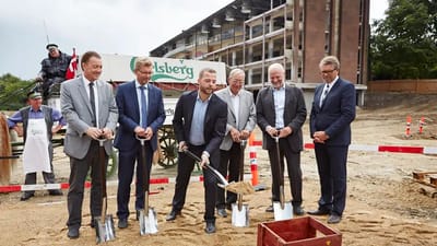 Morten Østergaard og Laust Joen Jakobsen tager første spadestik til nyt Campus Carlsberg