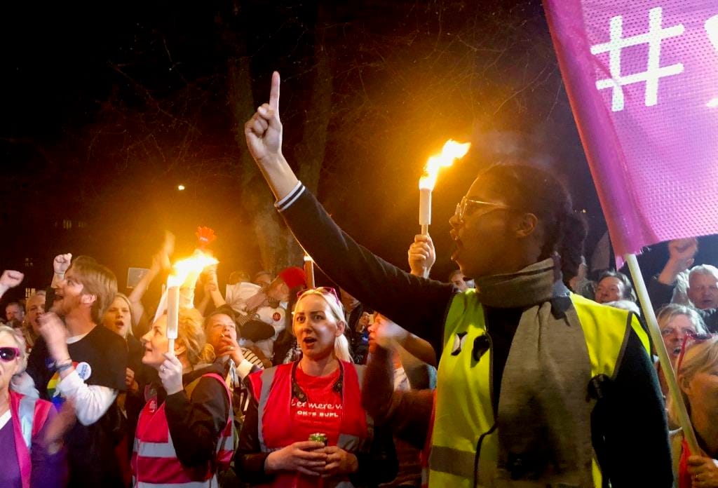 Nina Palesa Bonde i front for fakkeltog