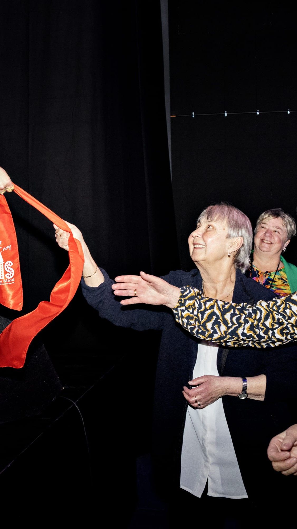 Kvinder er vilde med Elvis, når Brian Trøjborg er ude at spille.