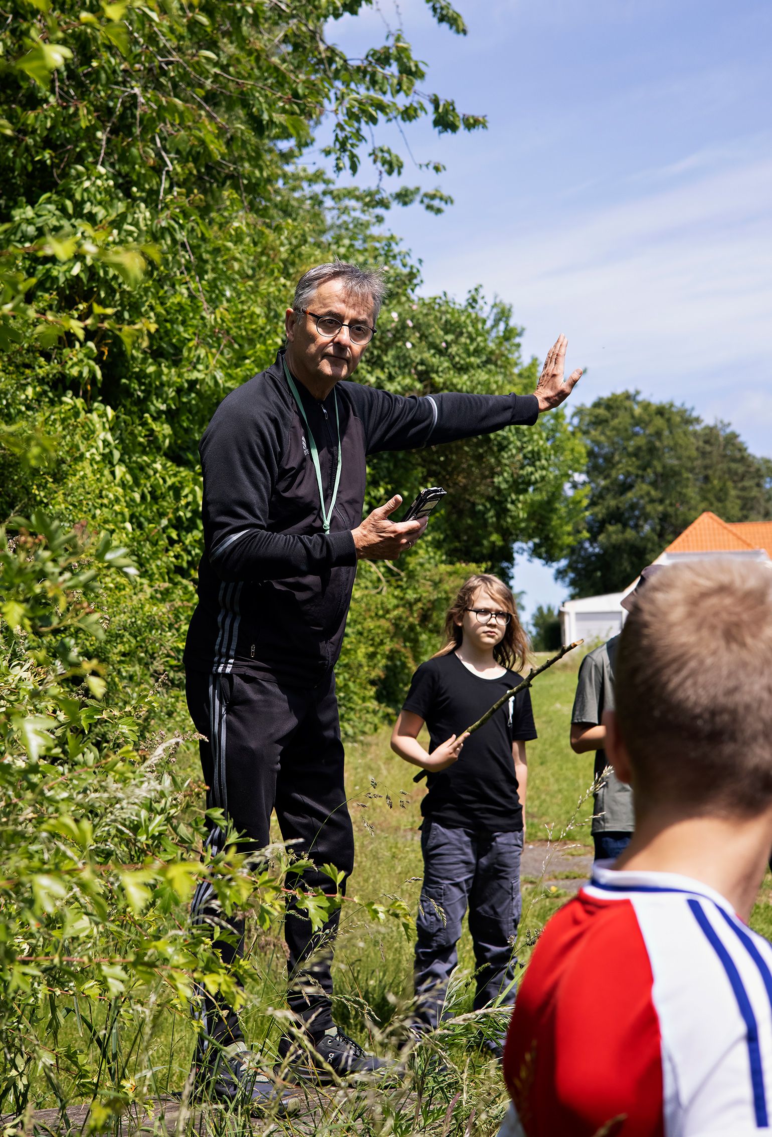 Billede af Ole Nielsen i gang med underd&oslash;rs undervisning.