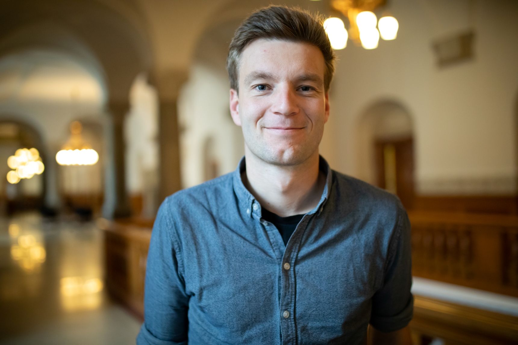 Sigurd Agersnap på gang på Christiansborg