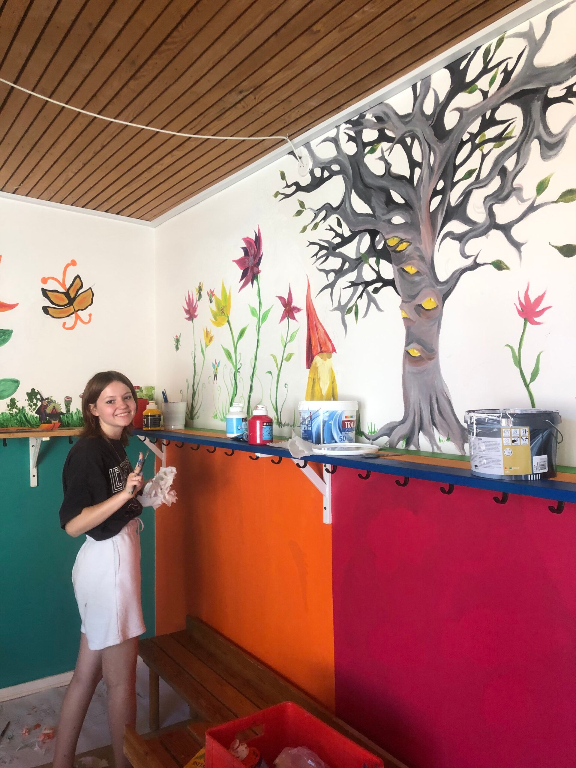 nyankomne elever har f&aring;et lov til at male deres eget klassev&aelig;relse