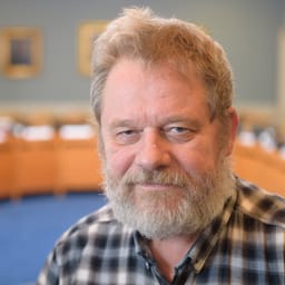 Lokalpolitiker kalder fritstillelse af lærer for "et angreb på alle kommunalt ansattes ytringsfrihed"