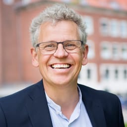 Claus Holm fortsætter som leder af DPU