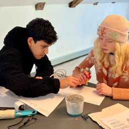 Modtageklasse underviser 4.- klasse i billedkunst: ”Her kan jeg vise det, jeg ikke kan sige”