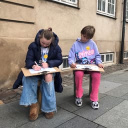 4.-klasser tegner og skriver guide til Københavns Museum