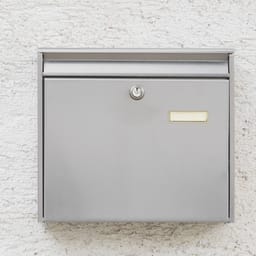 Elever smed 'syrebomber' i læreres private postkasser