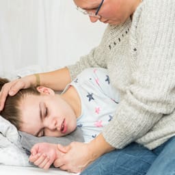 Børn selv med lettere epilepsi klarer sig dårligere i skolen