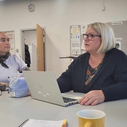 Skoler betaler for at få mere praktik-ansvar