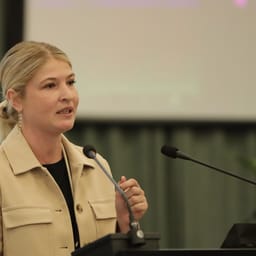 Christina Krzyrosiak Hansen på DLF's talerstol