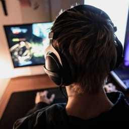 "Giv mig mere skærmtid, tak": Her er teenagernes 29 råd til forældrene