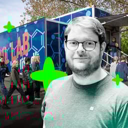 Naturfag-rådgiver Anders Palsgaard Slotved i collage foran en lastbil fra Life Mobil Lab