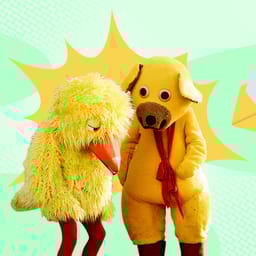 En skuffet Kylling ved siden af Bamse fra DR i collage med grafik fra Folkeskolens brevkasse.