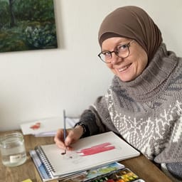 Billede af Sara Charlotte Martensen, der maler