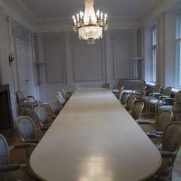 mødebord i forligsinstitutionen