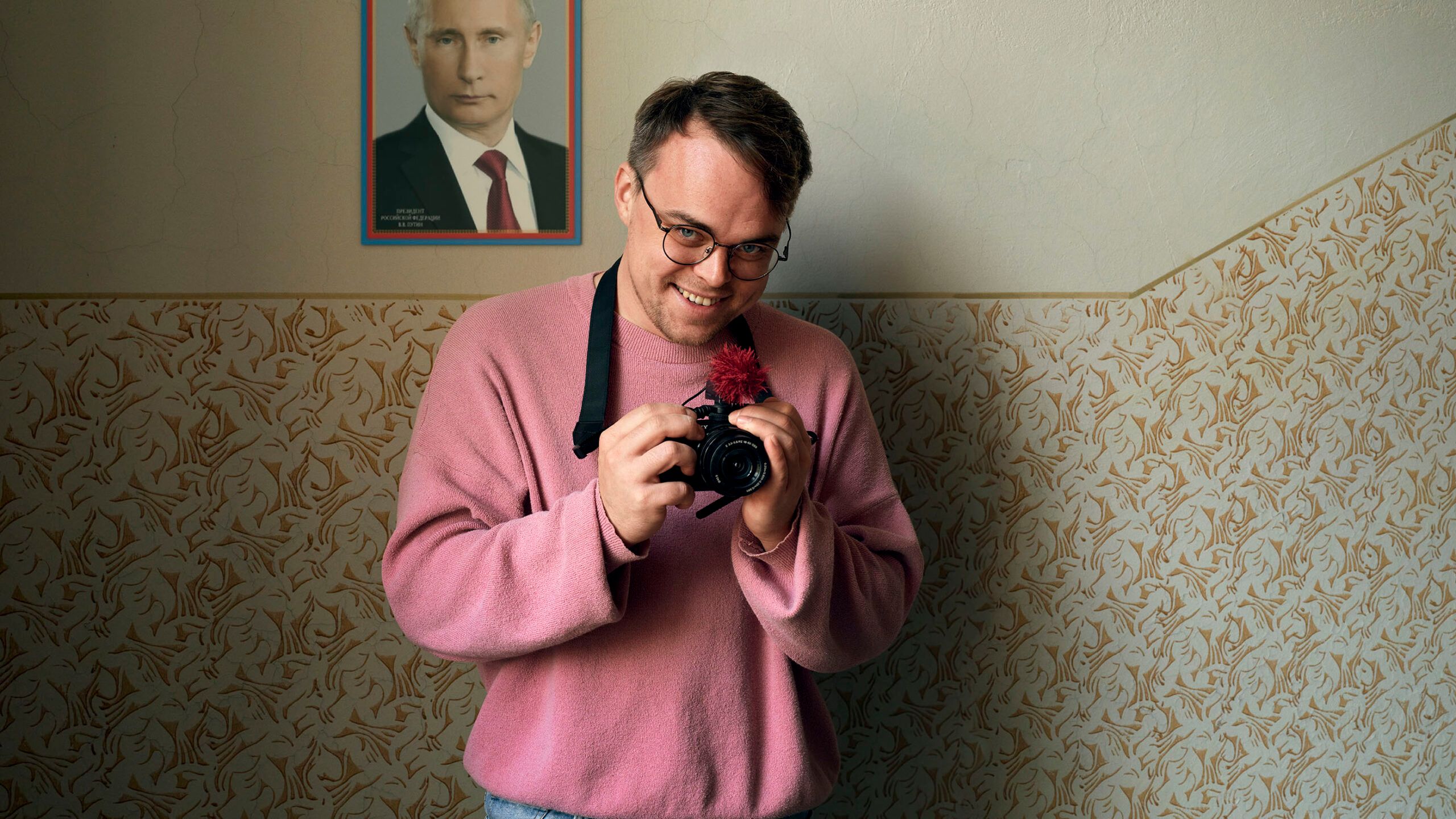 Featured image for Ny film: L&aelig;rer afsl&oslash;rer Putins krigstr&aelig;ning i skolen
