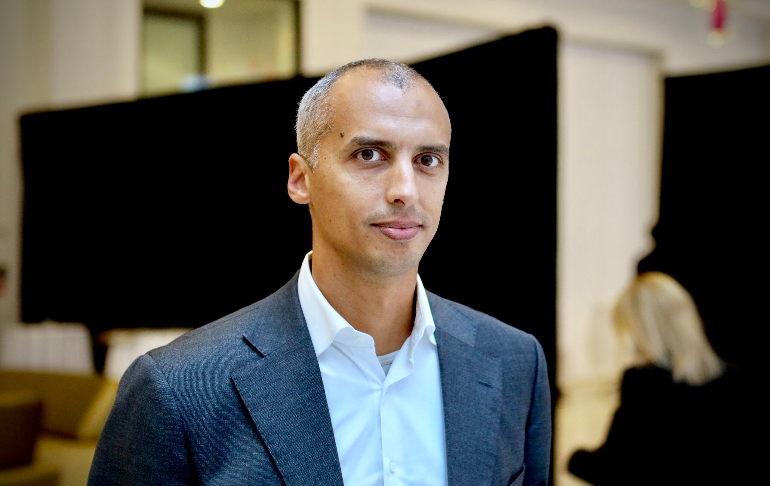 Featured image for Tesfaye vil have elever til at kysse fremfor at se p&aring; sk&aelig;rme