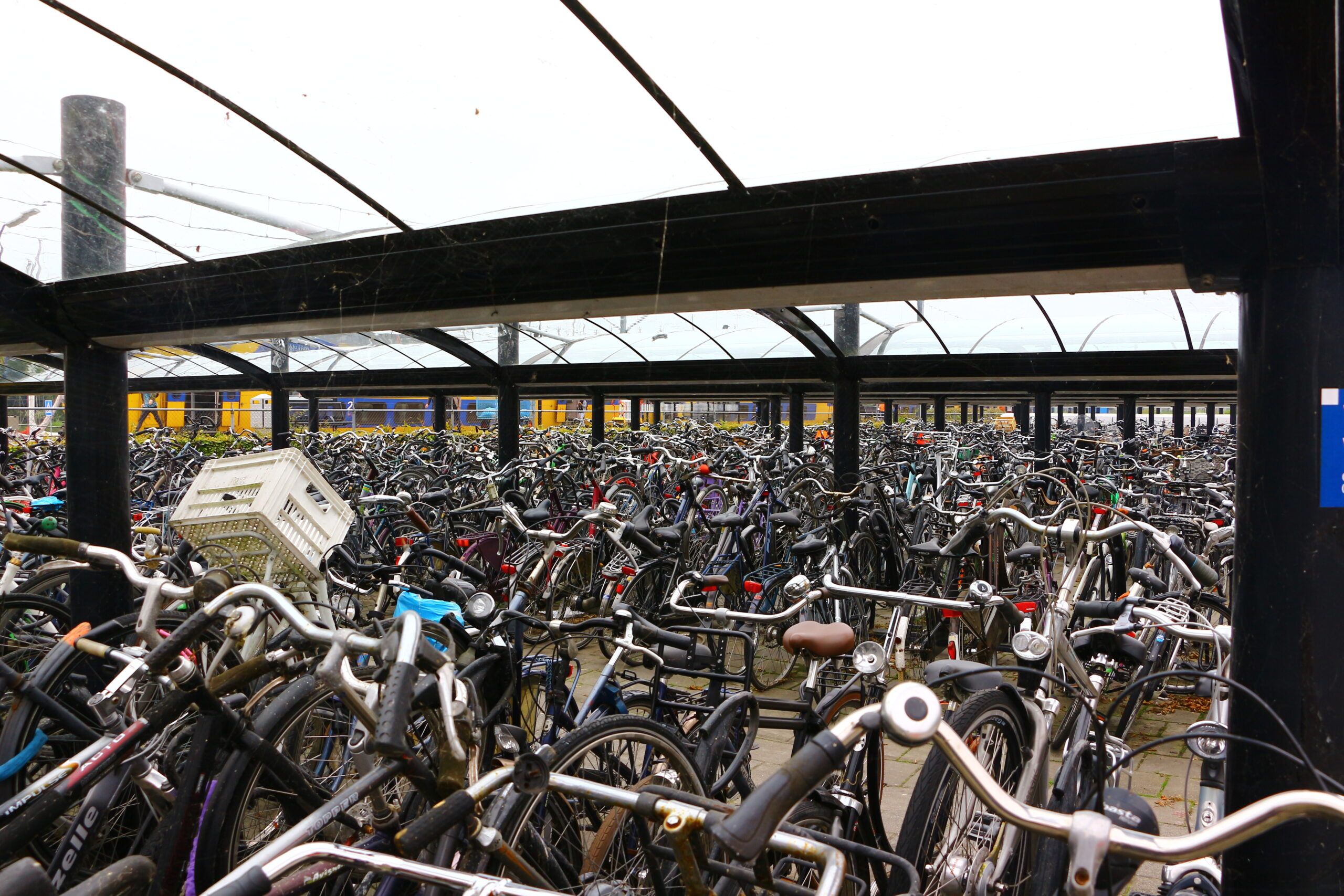 Featured image for DLF-medlem f&aring;r en million kroner i erstatning efter at have sl&aring;et hovedet mod et cykelskur