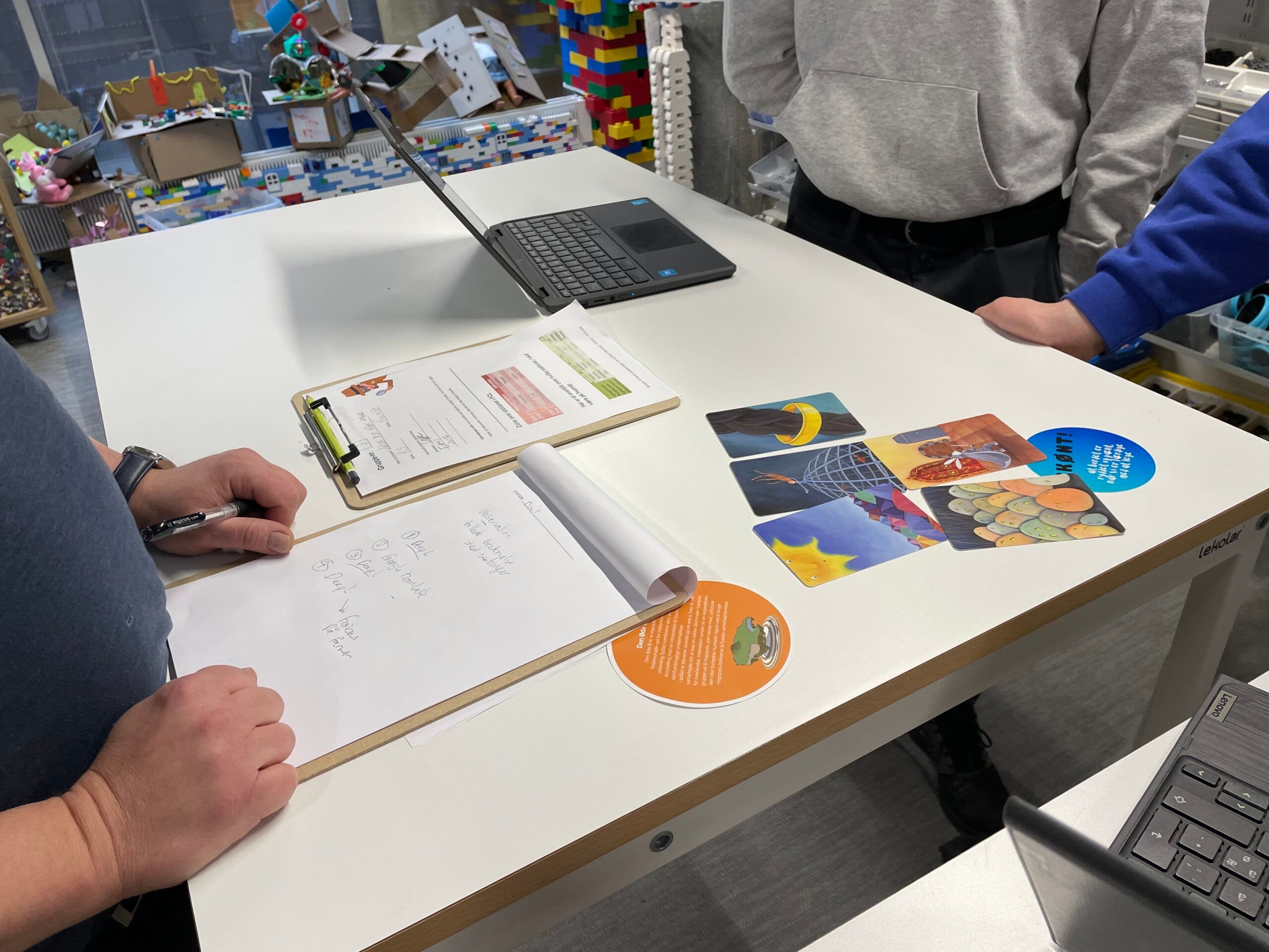Featured image for Sprogl&aelig;rere og elever arbejder med AI i nyt udviklingsprojekt