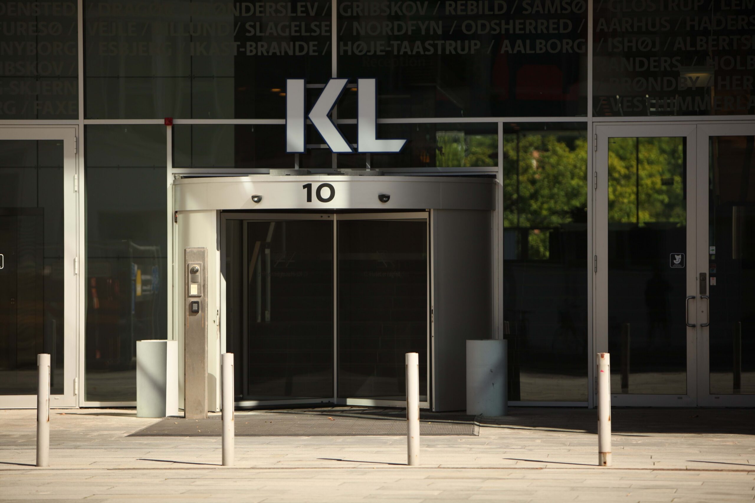 KL-husets indgangsd&oslash;r