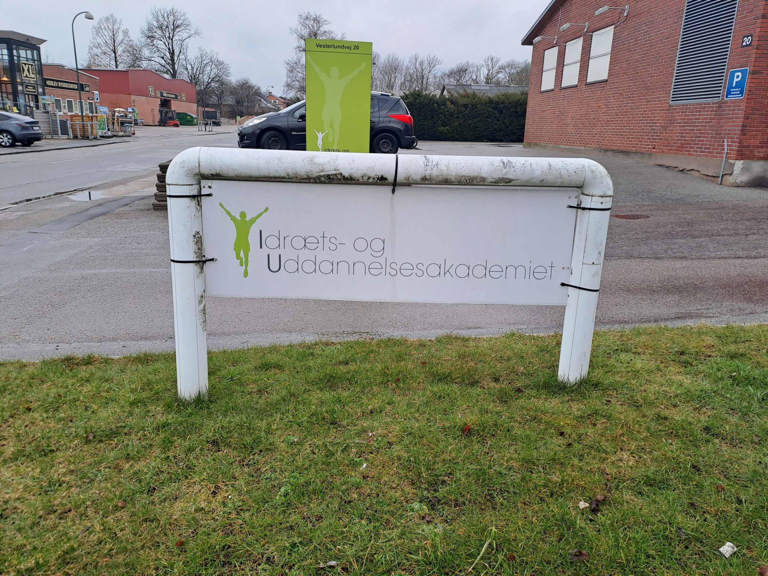 Skilt: Idræts- og Uddannelsesakademiet