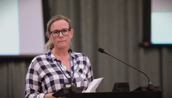 Dorthe Ryom Fisker på kongressens talerstol