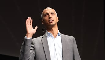 Mattias Tesfaye holder tale