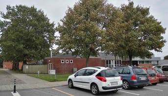 Bække Skole fotograferet før navneskiftet til Hærvejens Skole