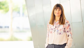 Camilla Wang i indgangsparti