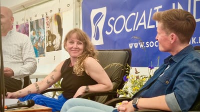 Anne Vestergaard og Dorthe Birkmose i samtale