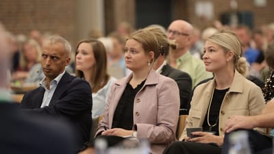 Mattias Tesfaye og Christina Krzyrosiak Hansen og andre på tilhørerpladser