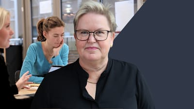 Regitze Flannov med lærerstuderende i baggrunden