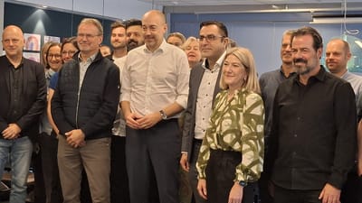 Gruppefoto af Magnus Heunicke, Dorte Andreas med flere på Søborg Skole