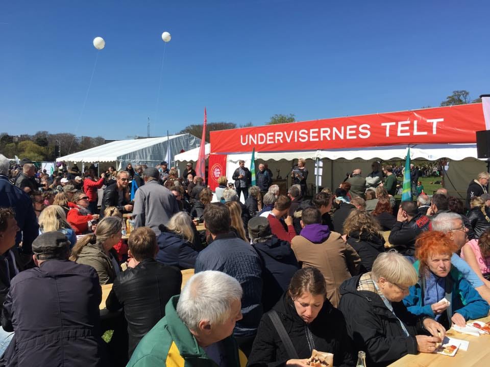 De her få steder har lærere og elever kamp-fri, mens resten af landet er i skole