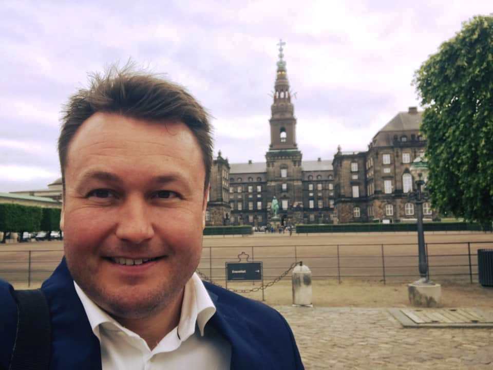 Featured image for L&aelig;rer bliver nyt S-medlem p&aring; Borgen: Jeg tager min skolel&aelig;rertaske med